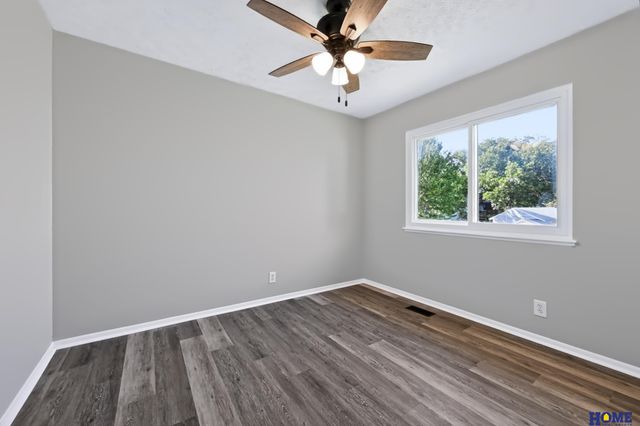 430 Laramie Trail, Lincoln, NE 68521