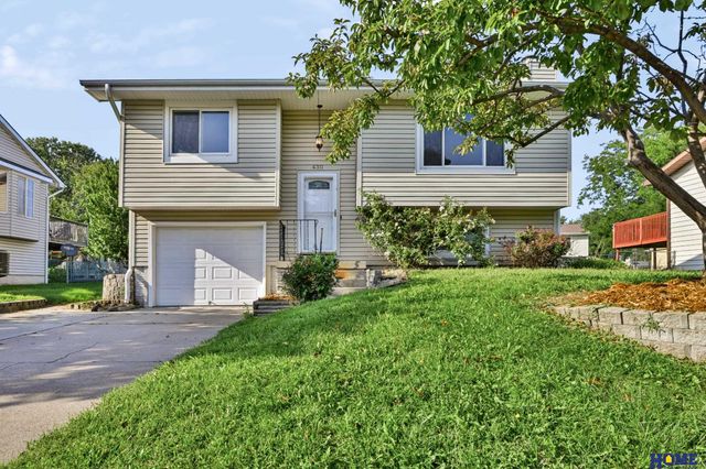 430 Laramie Trail, Lincoln, NE 68521