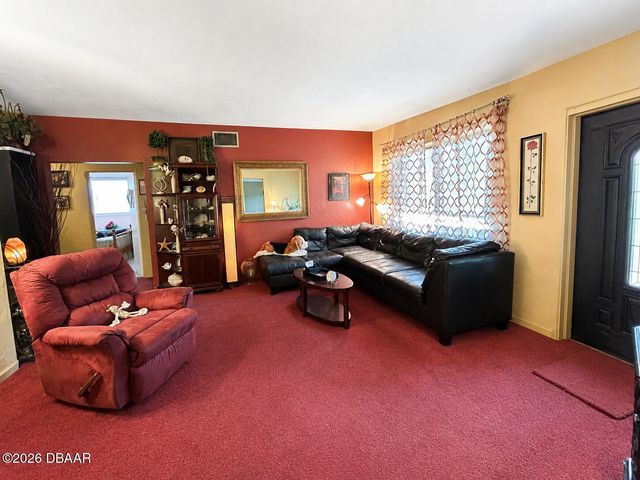 608 Dixie Lane, South Daytona, FL 32119