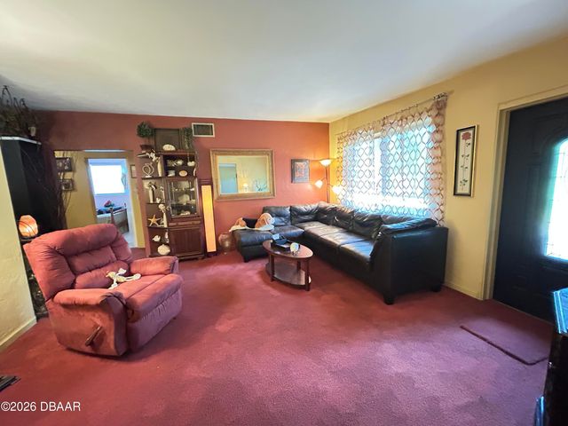 608 Dixie Lane, South Daytona, FL 32119