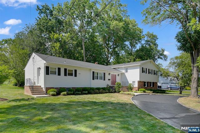 27 Wingate Drive, Livingston, NJ 07039