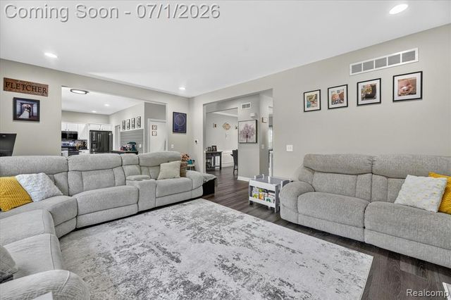 4185 Oak Street, Grand Blanc, MI 48439