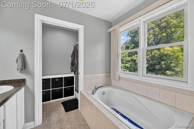4185 Oak Street, Grand Blanc, MI 48439
