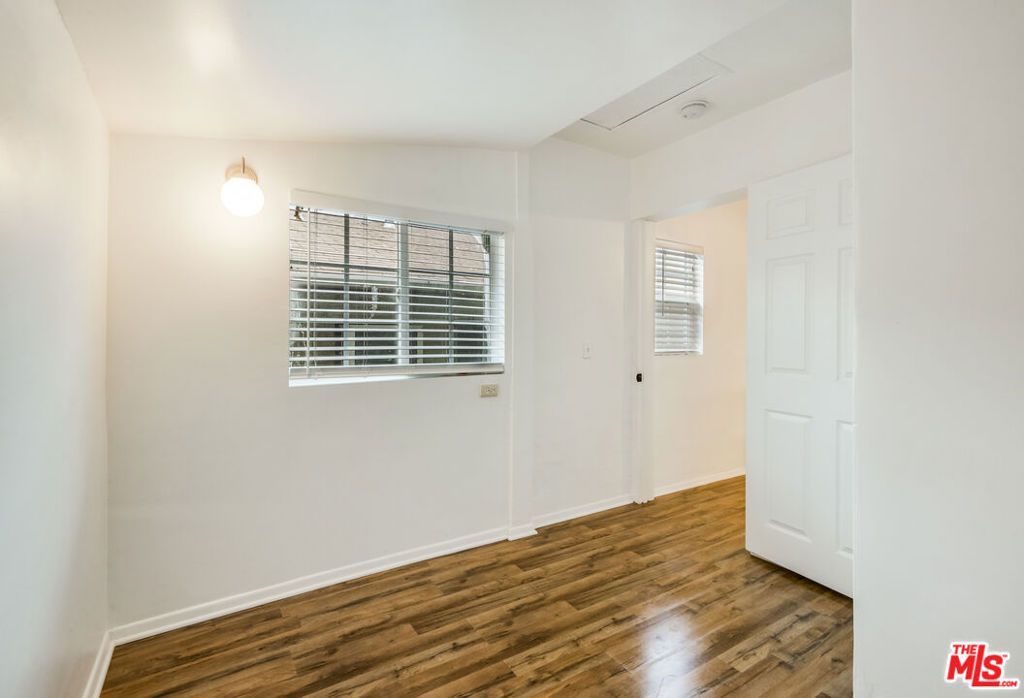 1742 W 36th Street, Los Angeles, CA 90018 — photo 4