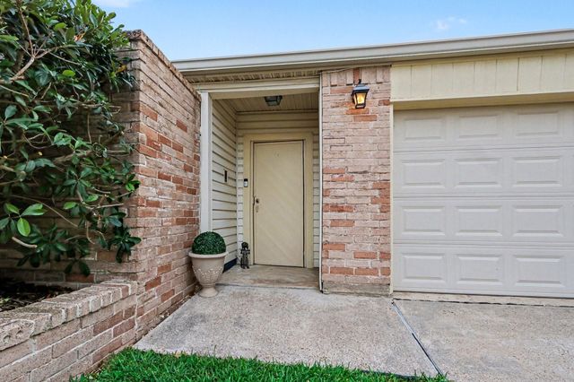 8327 Spring Wind Drive, Houston, TX 77040
