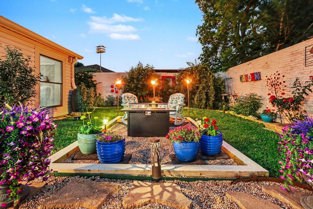 8327 Spring Wind Drive, Houston, TX 77040
