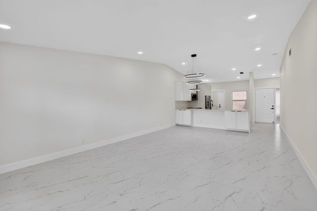 8224 SUMMERBREEZE Lane, Boca Raton, FL 33496