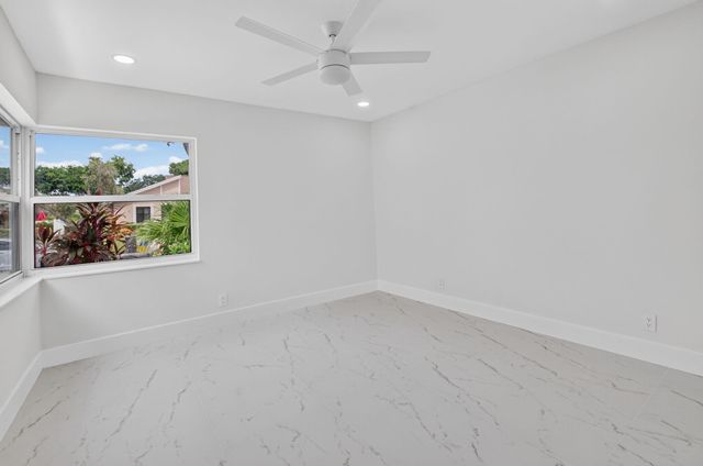 8224 SUMMERBREEZE Lane, Boca Raton, FL 33496
