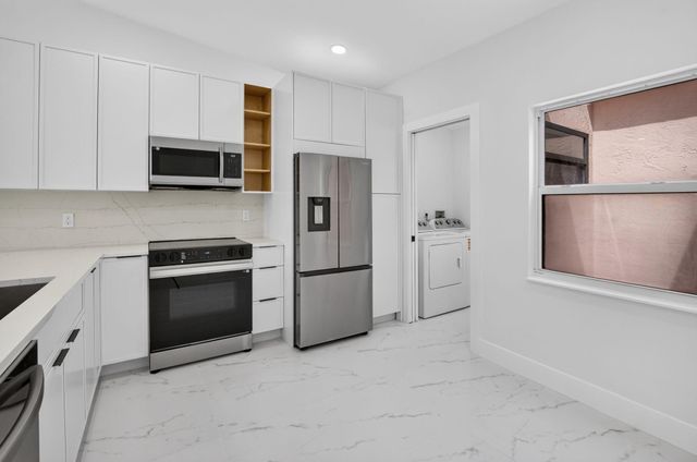 8224 SUMMERBREEZE Lane, Boca Raton, FL 33496