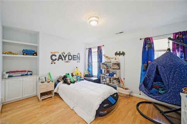 2212 Creeks Edge DR, Virginia Beach, VA 23451