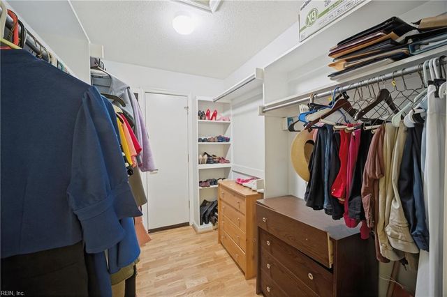 2212 Creeks Edge DR, Virginia Beach, VA 23451