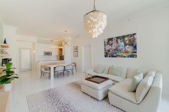 550 Okeechobee Boulevard Uph-15, West Palm Beach, FL 33401