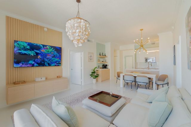 550 Okeechobee Boulevard Uph-15, West Palm Beach, FL 33401