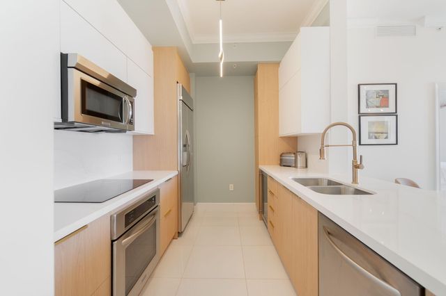 550 Okeechobee Boulevard Uph-15, West Palm Beach, FL 33401