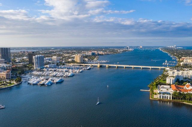 550 Okeechobee Boulevard Uph-15, West Palm Beach, FL 33401