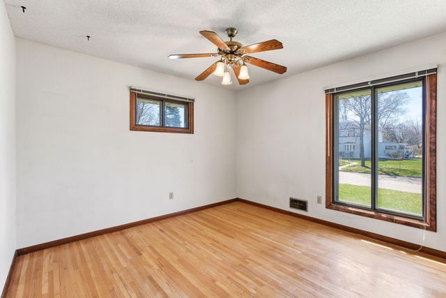 1249 Gary Drive, Saint Paul Park, MN 55071