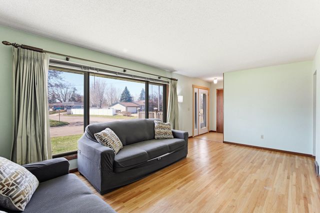 1249 Gary Drive, Saint Paul Park, MN 55071