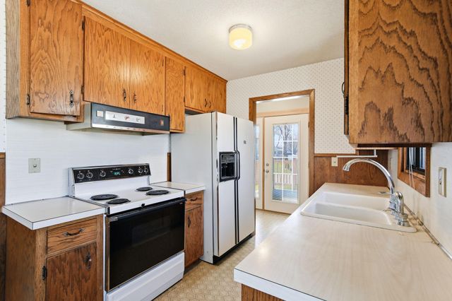 1249 Gary Drive, Saint Paul Park, MN 55071