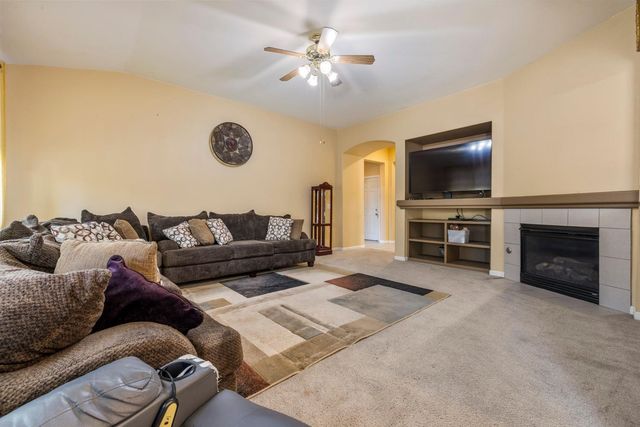 612 Beck Creek Ln, Patterson, CA 95363