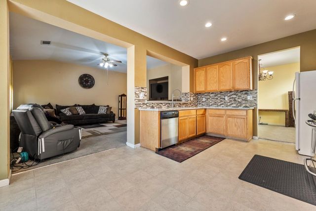 612 Beck Creek Ln, Patterson, CA 95363