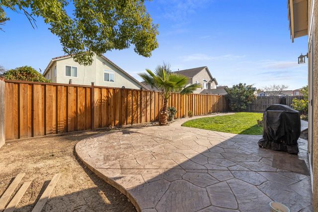 612 Beck Creek Ln, Patterson, CA 95363