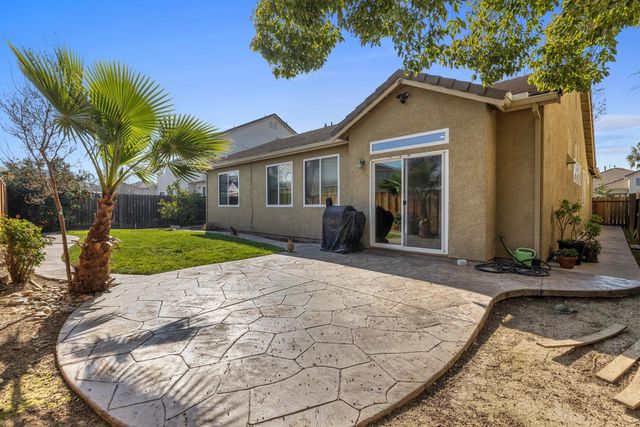 612 Beck Creek Ln, Patterson, CA 95363