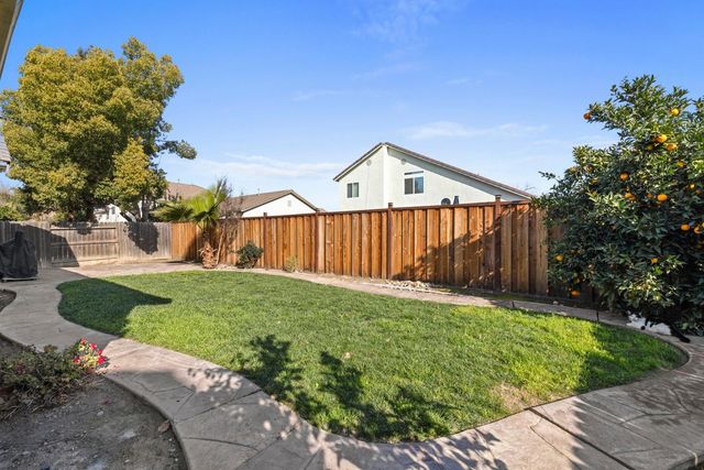 612 Beck Creek Ln, Patterson, CA 95363