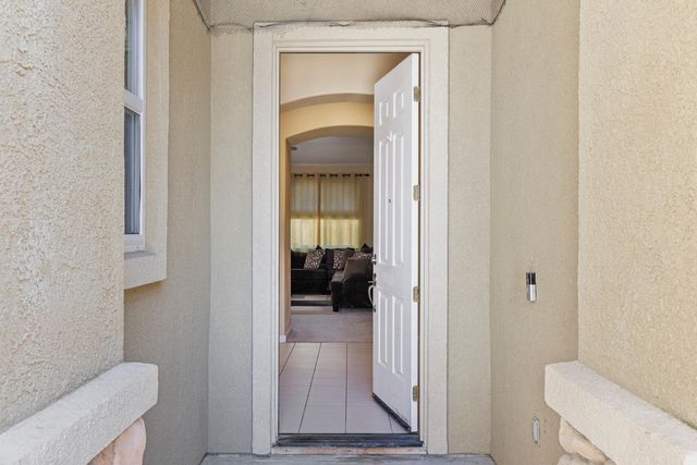 612 Beck Creek Ln, Patterson, CA 95363