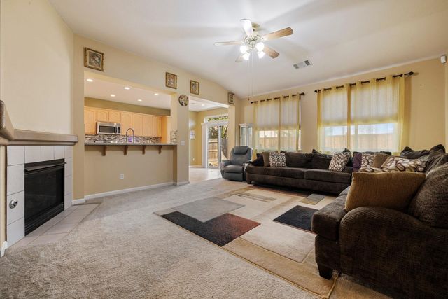 612 Beck Creek Ln, Patterson, CA 95363