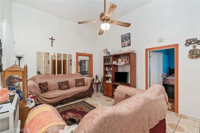 27344 Main Street, Highland, CA 92346
