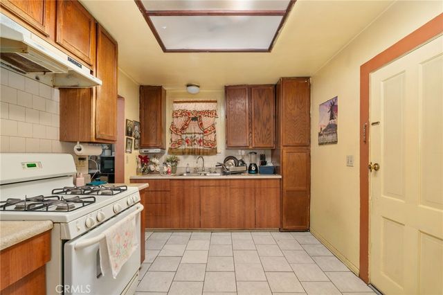 27344 Main Street, Highland, CA 92346
