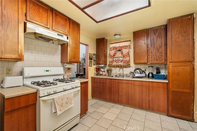 27344 Main Street, Highland, CA 92346