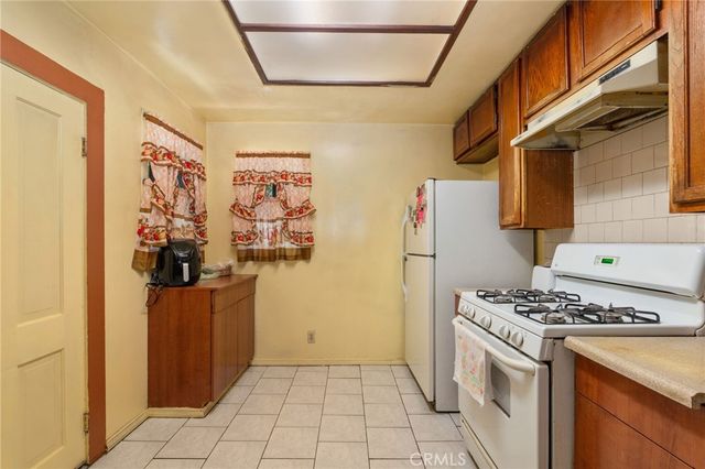 27344 Main Street, Highland, CA 92346