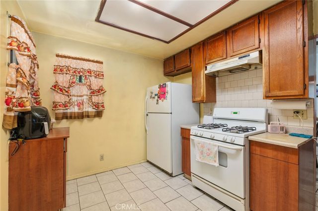 27344 Main Street, Highland, CA 92346