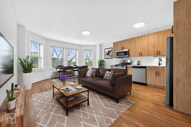 6308 N Artesian Avenue 1, Chicago, IL 60659