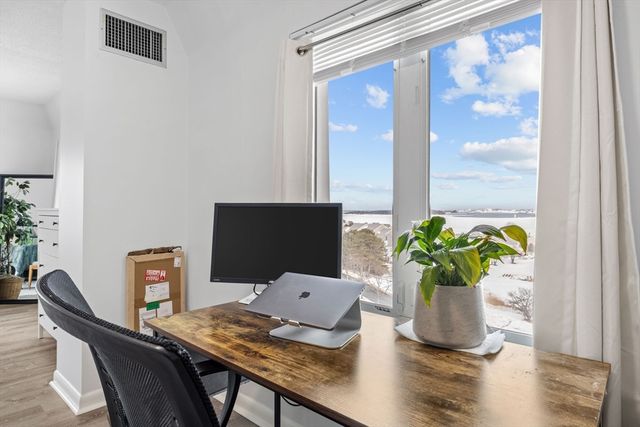 100 Marina Dr 615, Quincy, MA 02171