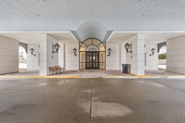 100 Marina Dr 615, Quincy, MA 02171