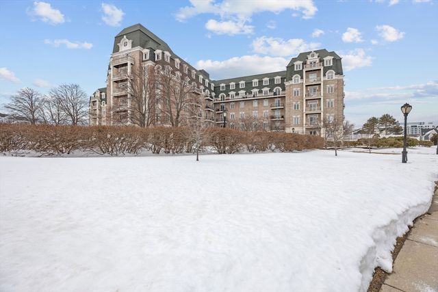 100 Marina Dr 615, Quincy, MA 02171