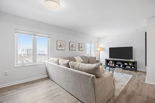 100 Marina Dr 615, Quincy, MA 02171