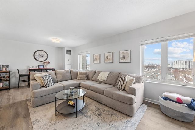 100 Marina Dr 615, Quincy, MA 02171