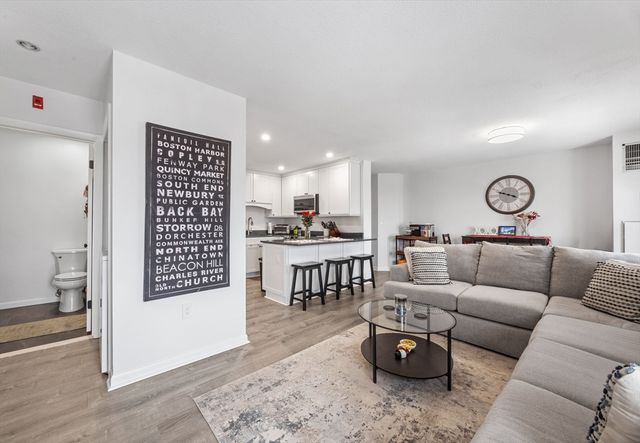 100 Marina Dr 615, Quincy, MA 02171