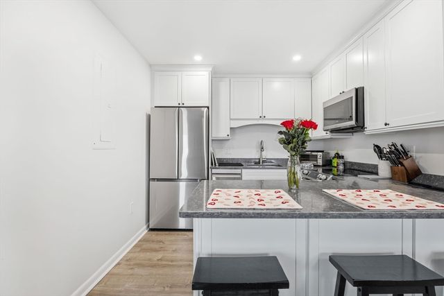 100 Marina Dr 615, Quincy, MA 02171