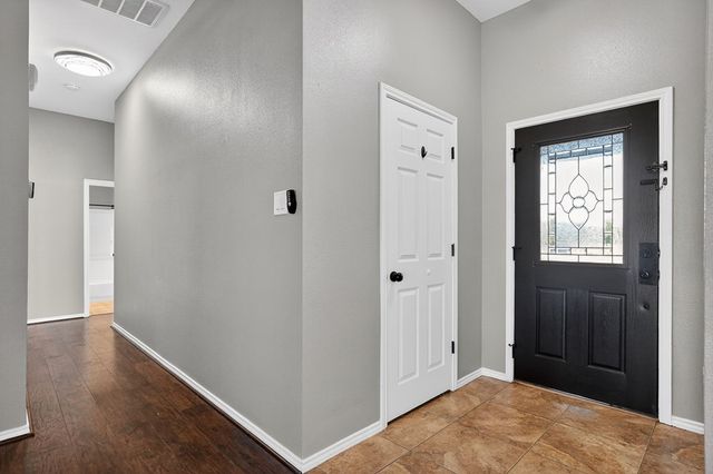 1417 NE Mustang Dr, Andrews, TX 79761