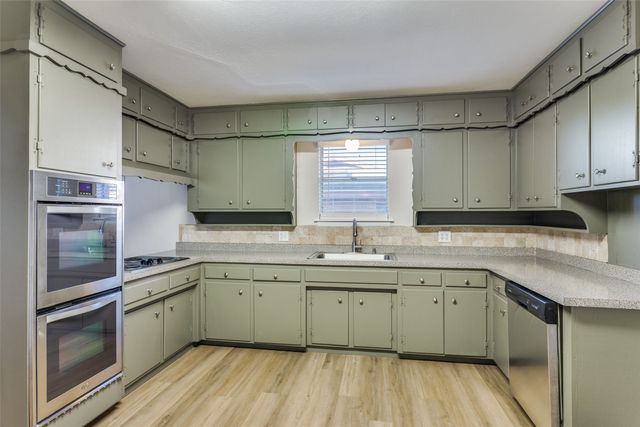 8552 Gibbs Drive, White Settlement, TX 76108