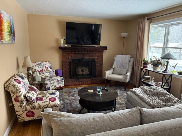 24 Raymond Drive, Merrimack, NH 03054