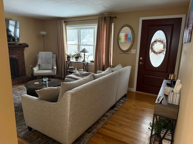 24 Raymond Drive, Merrimack, NH 03054