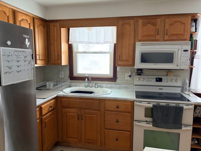 24 Raymond Drive, Merrimack, NH 03054