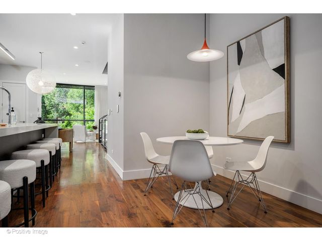 2029 N Hoyne Avenue, Chicago, IL 60647