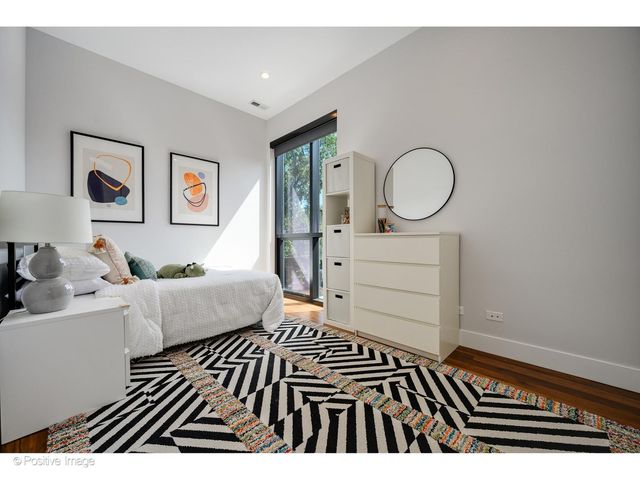 2029 N Hoyne Avenue, Chicago, IL 60647