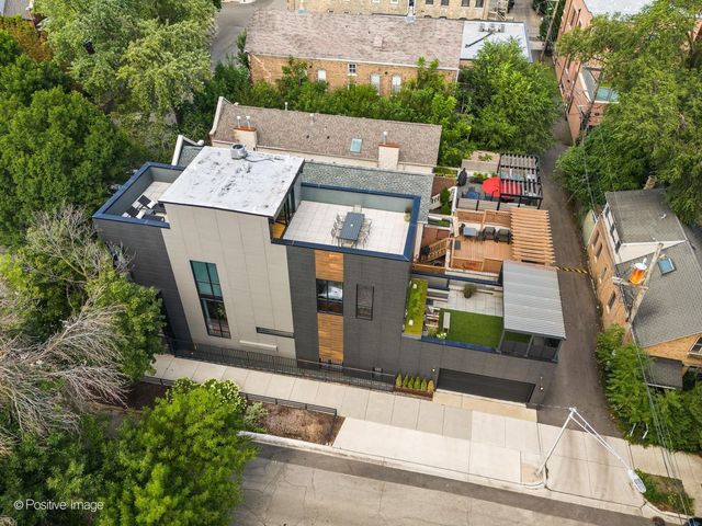 2029 N Hoyne Avenue, Chicago, IL 60647